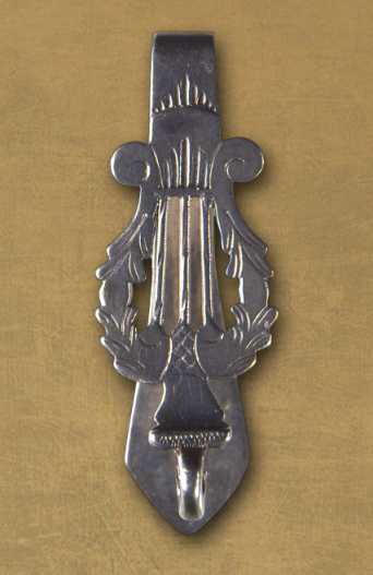 Crochet de châtelaine à ciseaux, modèle en lyre