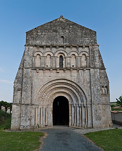Façade occidentale de l'église Saint-Sukpice de Marignac
