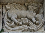 métope figurant un lion