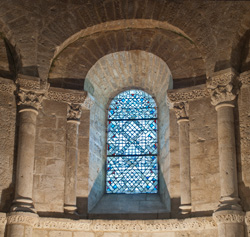 Notre-Dame de Surgères, fenêtre d'axe de l'abside
