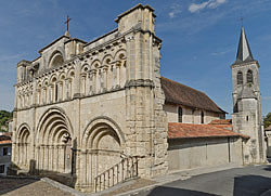Vue générale de l'église Saint-Jacques