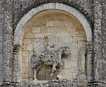 Statue du cavalier de la façade de Chateauneuf-sur-Charente