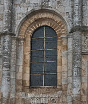 La fenêtre en plein-cintre de la façade