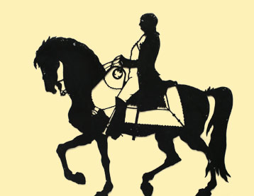 silhouette de Napoléon à cheval, issue de l′Épopée.