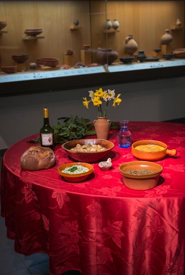 Les quatre plats photographiés au musée archéologique de Civaux