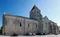 Vue d'ensemble de l'église Saint Chartier de Chef-Boutonne