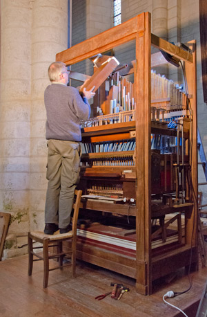 Démontage de l'orgue à cylindre d'Airvault