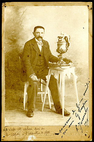 Portrait photographique de P. Jouneau