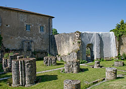 Vue des ruines de l'abbaye