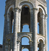 Les colonnes unissent les deux arcatures