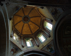 La lumière de la tour lanterne de Saint-Nicolas de Civray