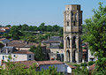 Vue de l'abbaye Saint-Sauveur de Charroux, la tour lanterne